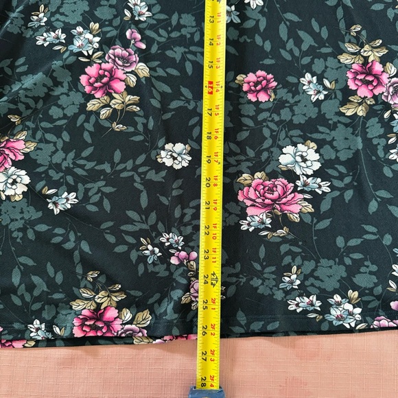Jules & Leopold Asymmetrical Floral Top Size Medium - Picture 4 of 4